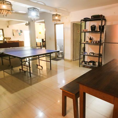 Red Door Hostel אנג'ונה מראה חיצוני תמונה