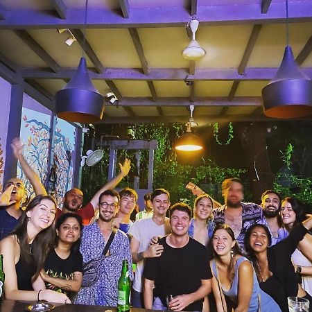 Red Door Hostel אנג'ונה מראה חיצוני תמונה