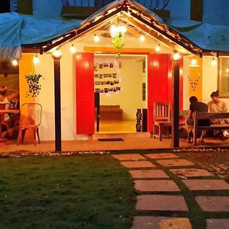 Red Door Hostel אנג'ונה מראה חיצוני תמונה