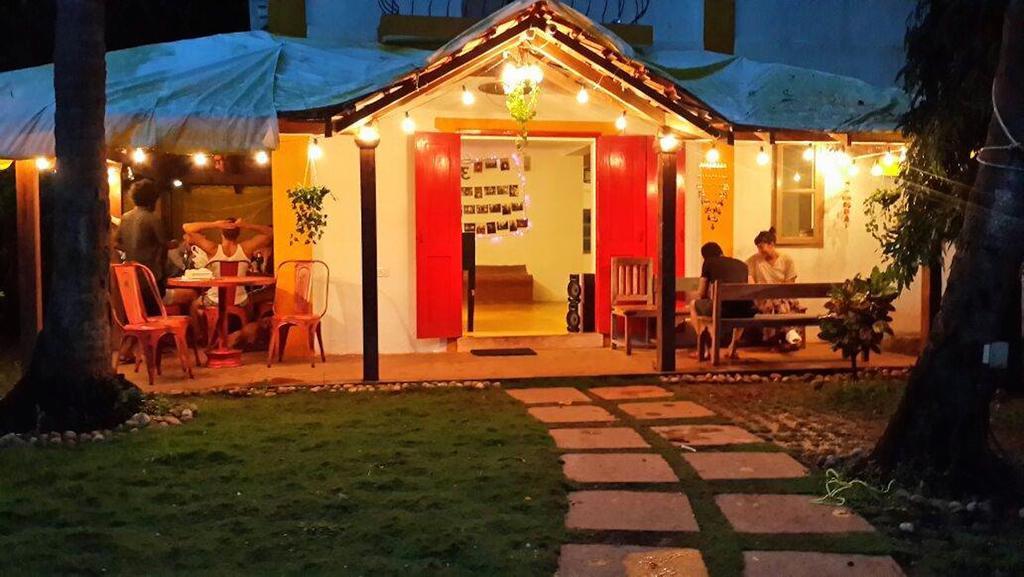 Red Door Hostel אנג'ונה מראה חיצוני תמונה