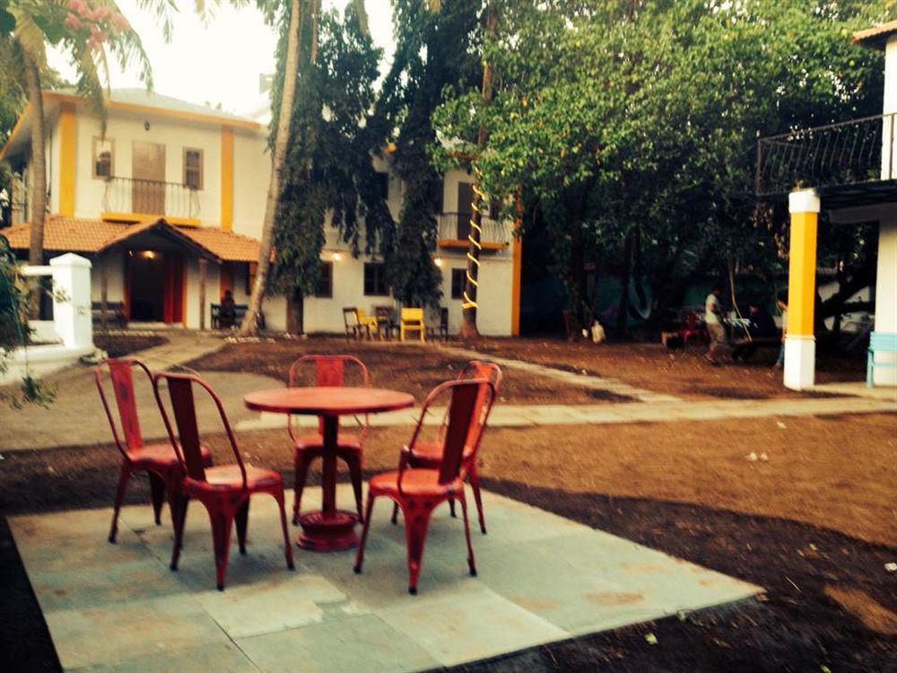 Red Door Hostel אנג'ונה מראה חיצוני תמונה