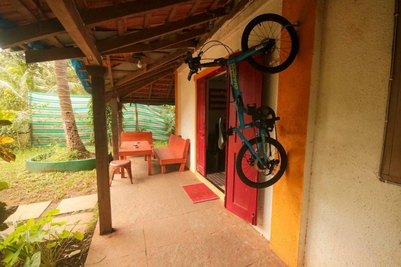 Red Door Hostel אנג'ונה מראה חיצוני תמונה