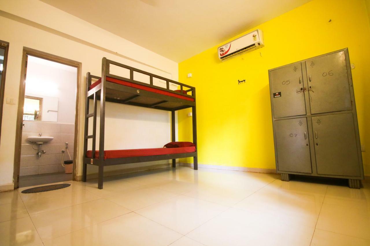 Red Door Hostel אנג'ונה מראה חיצוני תמונה